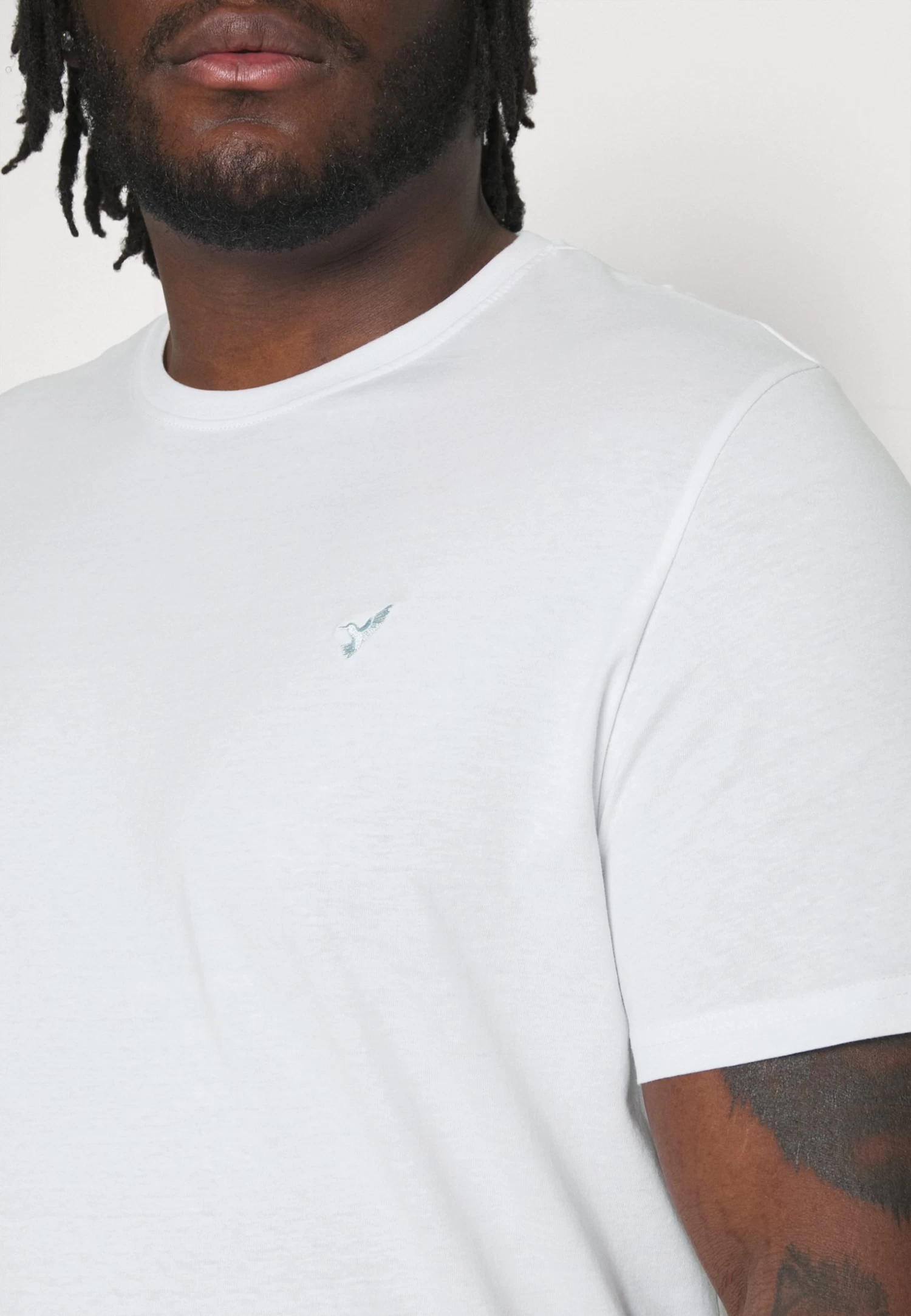 Pier One 5 Pack - Camiseta Básica - White/Mottled Dark Grey/Bordeaux - Imagen 8