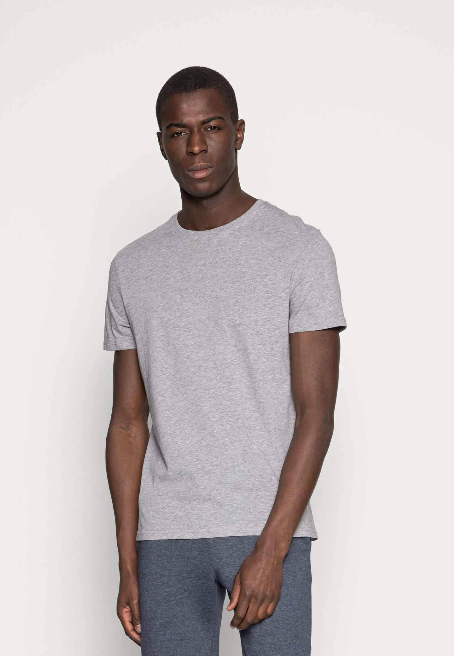 Pier One 3 Pack - Camiseta Básica - White/Black/Light Grey - Imagen 4