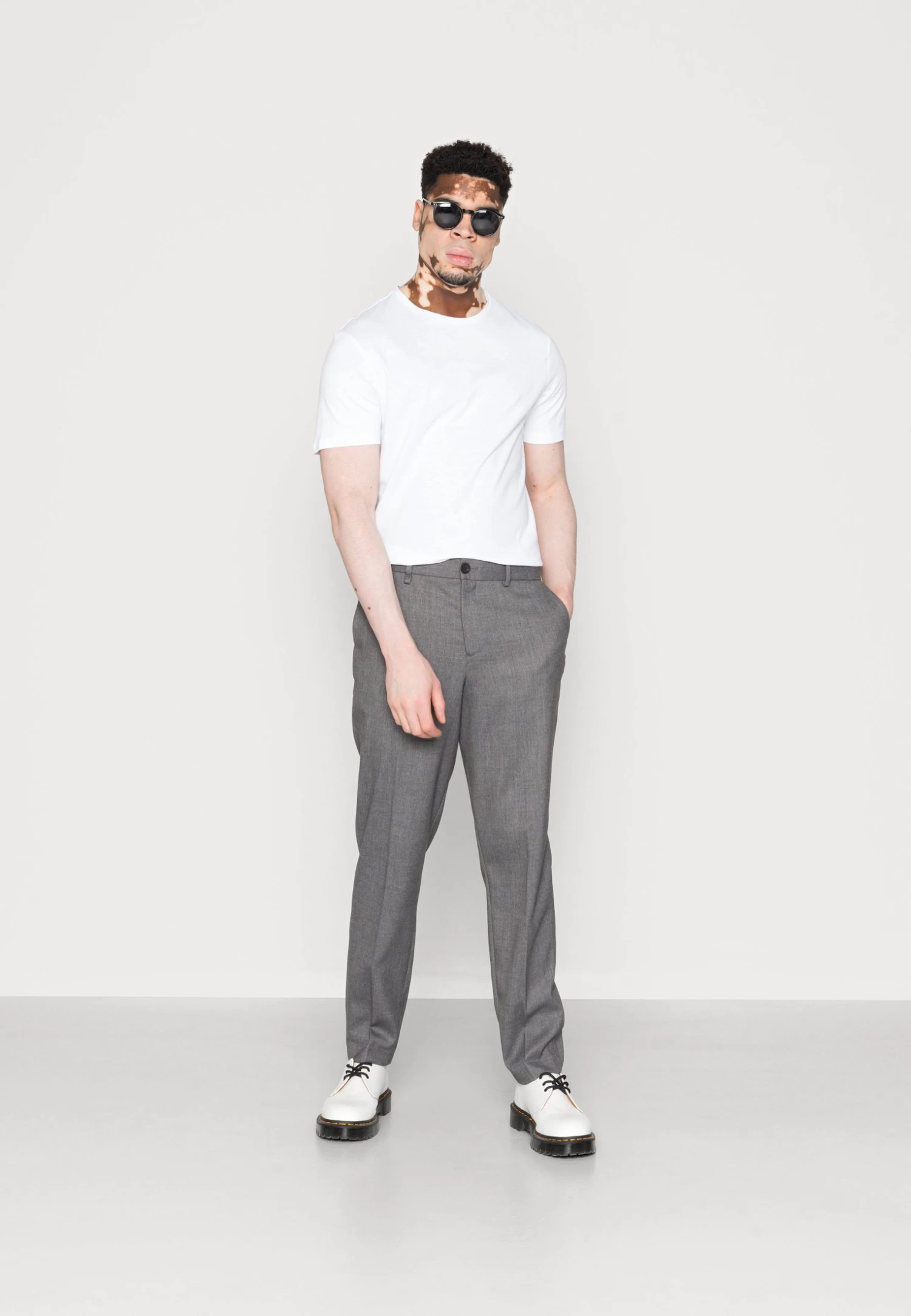 Pier One 10 Pack - Camiseta Básica - White/Black