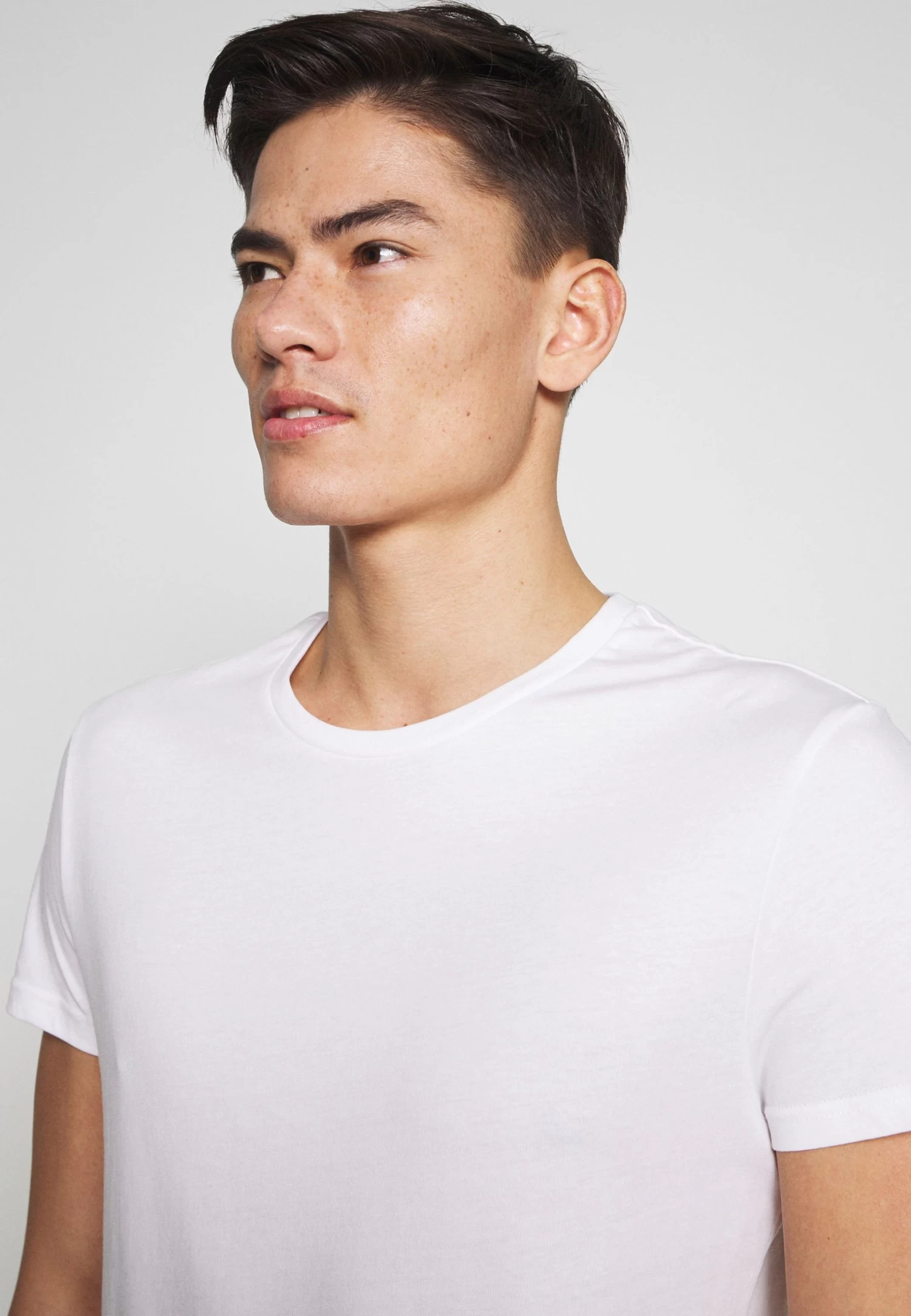 Pier One 5 Pack - Camiseta Básica - Olive/ White/ Navy /Yellow /Black - Imagen 9