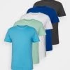 Pier One 5 Pack - Camiseta Básica - Blue/Dark Blue/Light Green