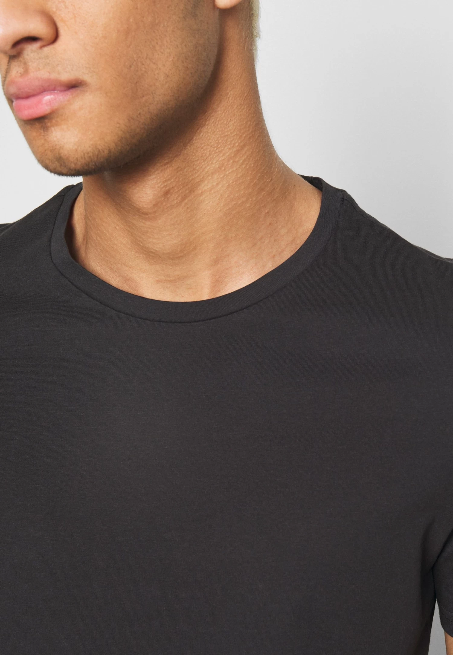 Pier One 7 Pack - Camiseta Básica - Black - Imagen 6