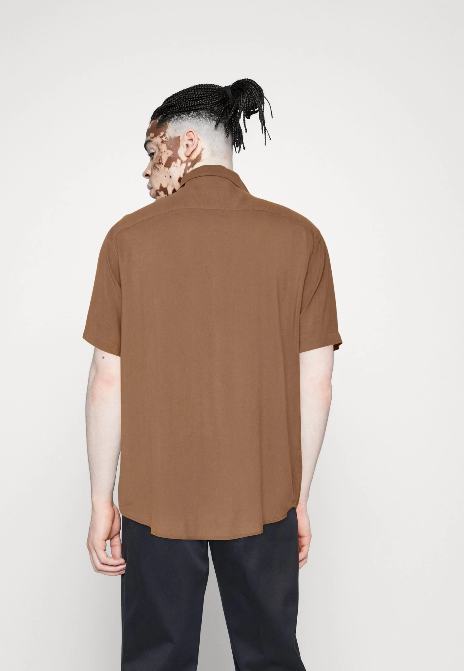 Pier One 3 Pack - Camisa - Beige/Black/White - Imagen 3