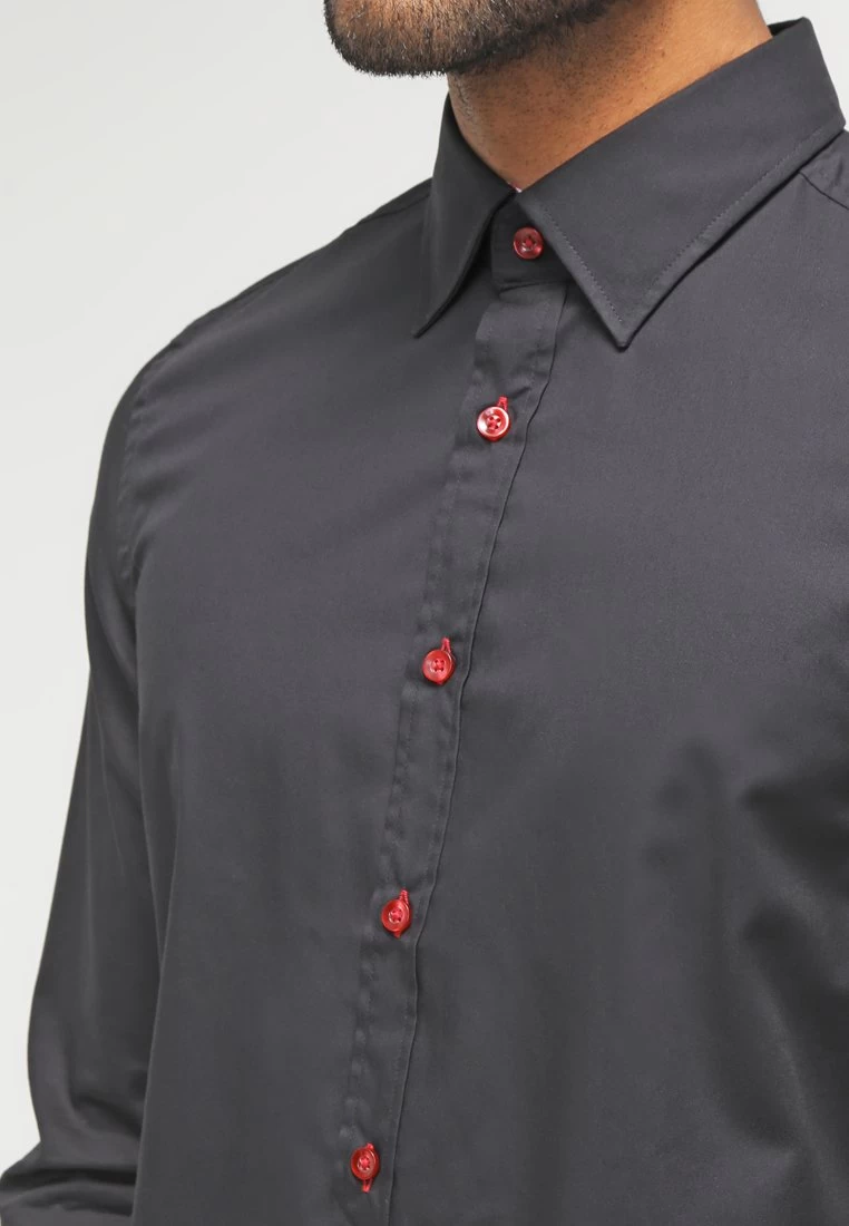 Pier One Camisa - Black/Red - Imagen 4