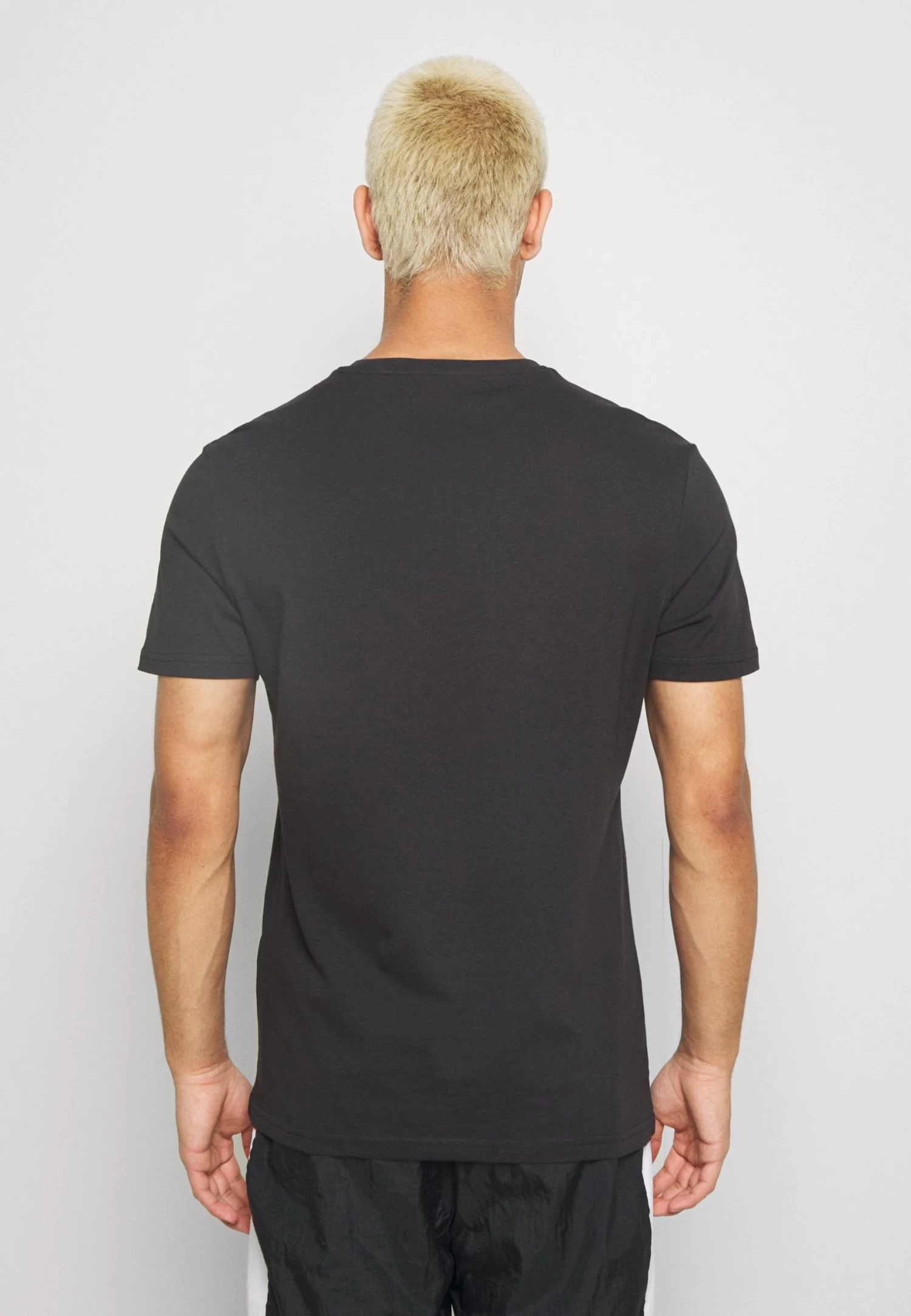 Pier One 7 Pack - Camiseta Básica - Black - Imagen 4
