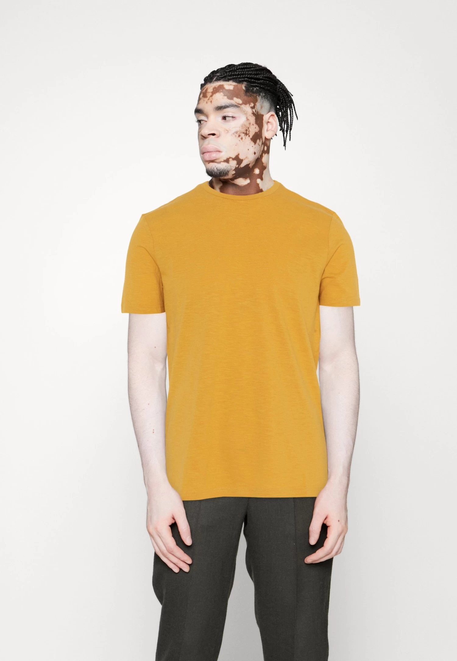 Pier One 7 Pack - Camiseta Básica - White/Yellow/Lilac - Imagen 2