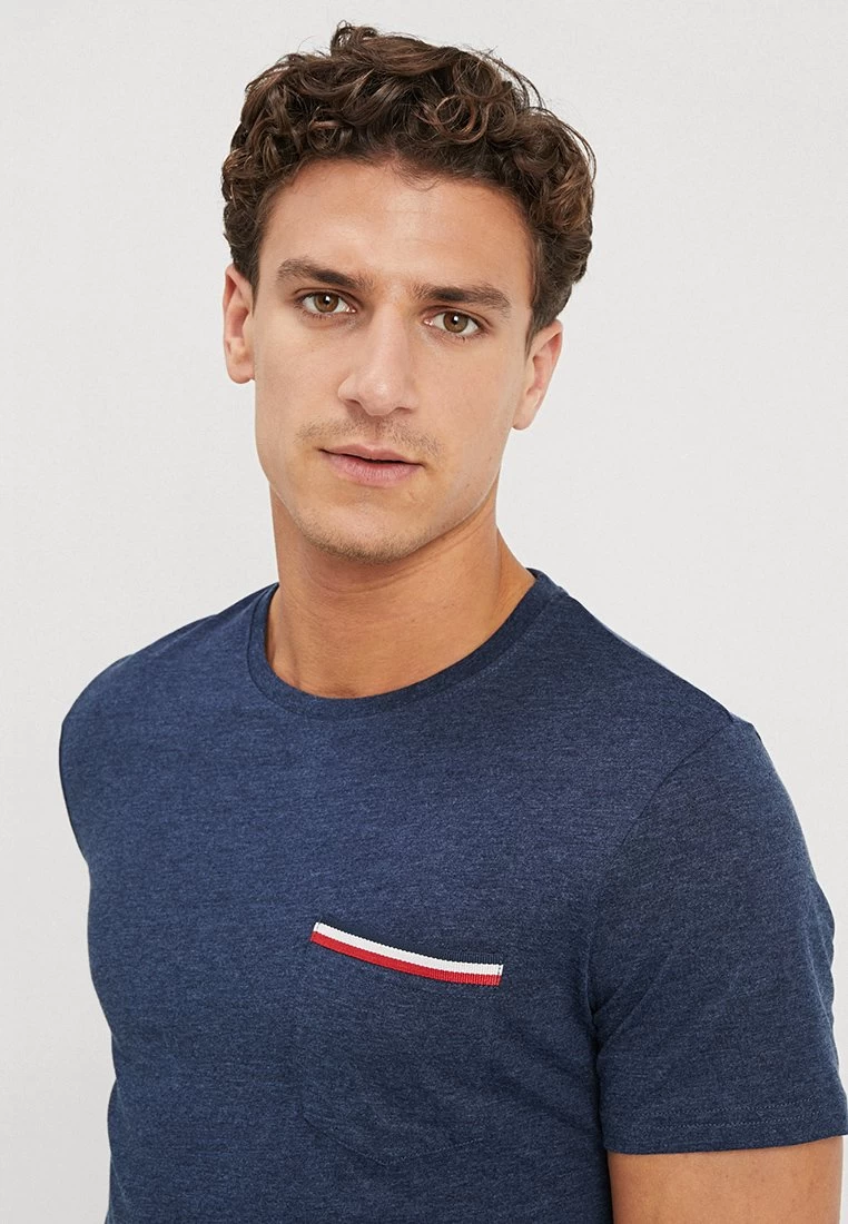 Pier One Camiseta Básica - Mottled Dark Blue - Imagen 5