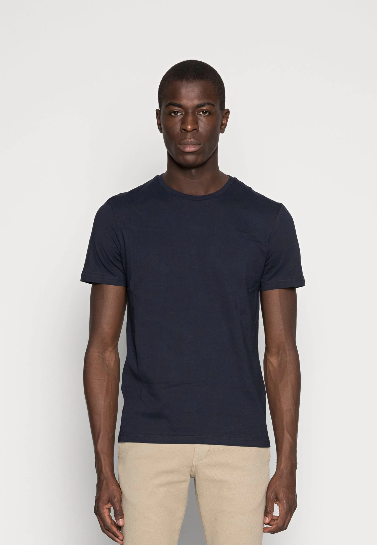 Pier One 5 Pack - Camiseta Básica - Dark Blue/Grey/Khaki - Imagen 2